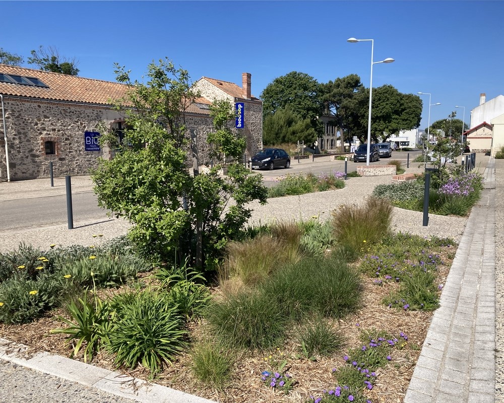 Place Jardin de l'océan à Brem Sur Mer