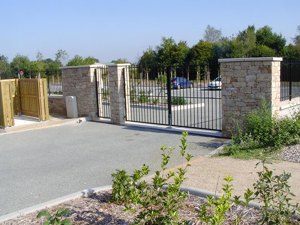 Aménagement du cimetière au Poiré-sur-Vie